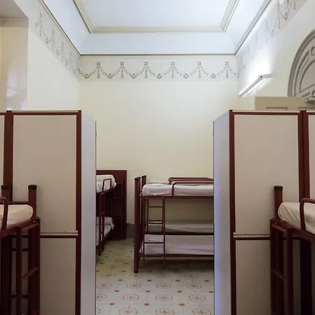 Hostel Xanascat *